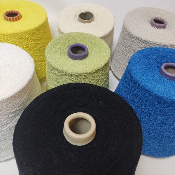 Medvilnės bukle mezgimo siūlai su poliamidu