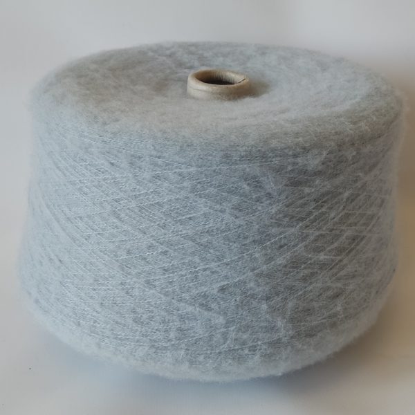 Pūkuoti pusvilnės mezgimo siūlai