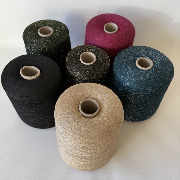 Viskozės mezgimo siūlai su poliesteriu ir liureksu