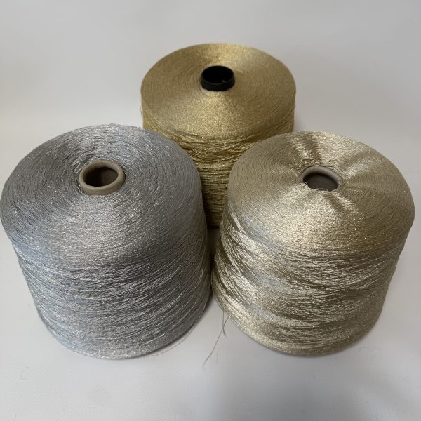 Viskozės mezgimo siūlai su poliesteriu ir liureksu