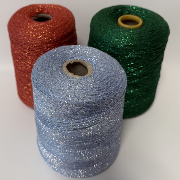 Viskozės mezgimo siūlai su metalizuotu poliesteriu