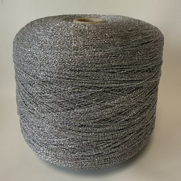 Viskozės mezgimo siūlai su metalizuotu poliesteriu