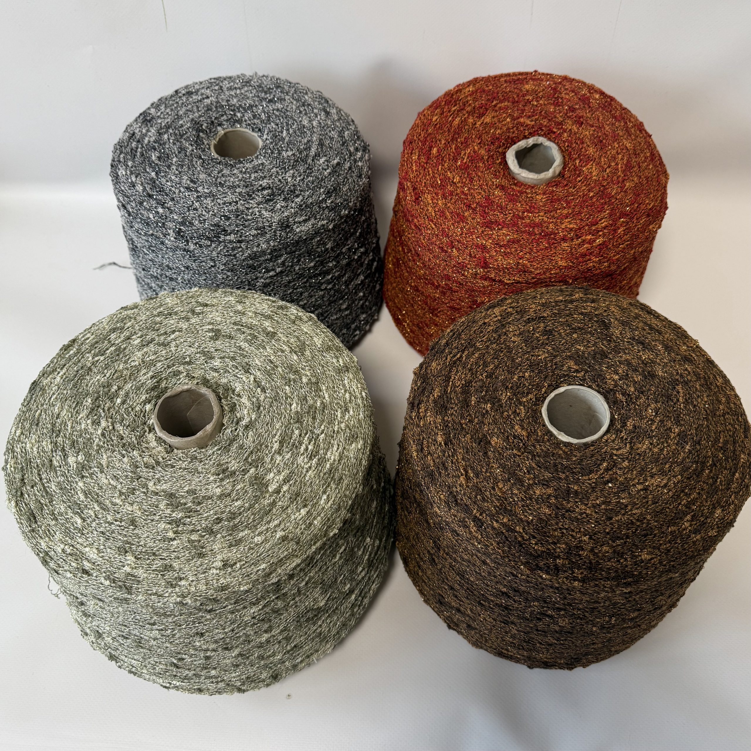 Medvilnės mezgimo siūlai su akrilanu, poliamidu, liureksu – pumpurėliai