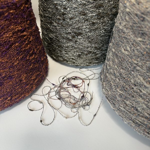 Medvilnės mezgimo siūlai su akrilanu, poliamidu, liureksu – pumpurėliai