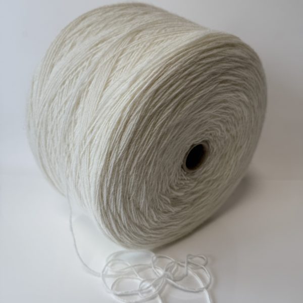 Merino vilnos mezgimo siūlai su alpakos vilna, akrilanu