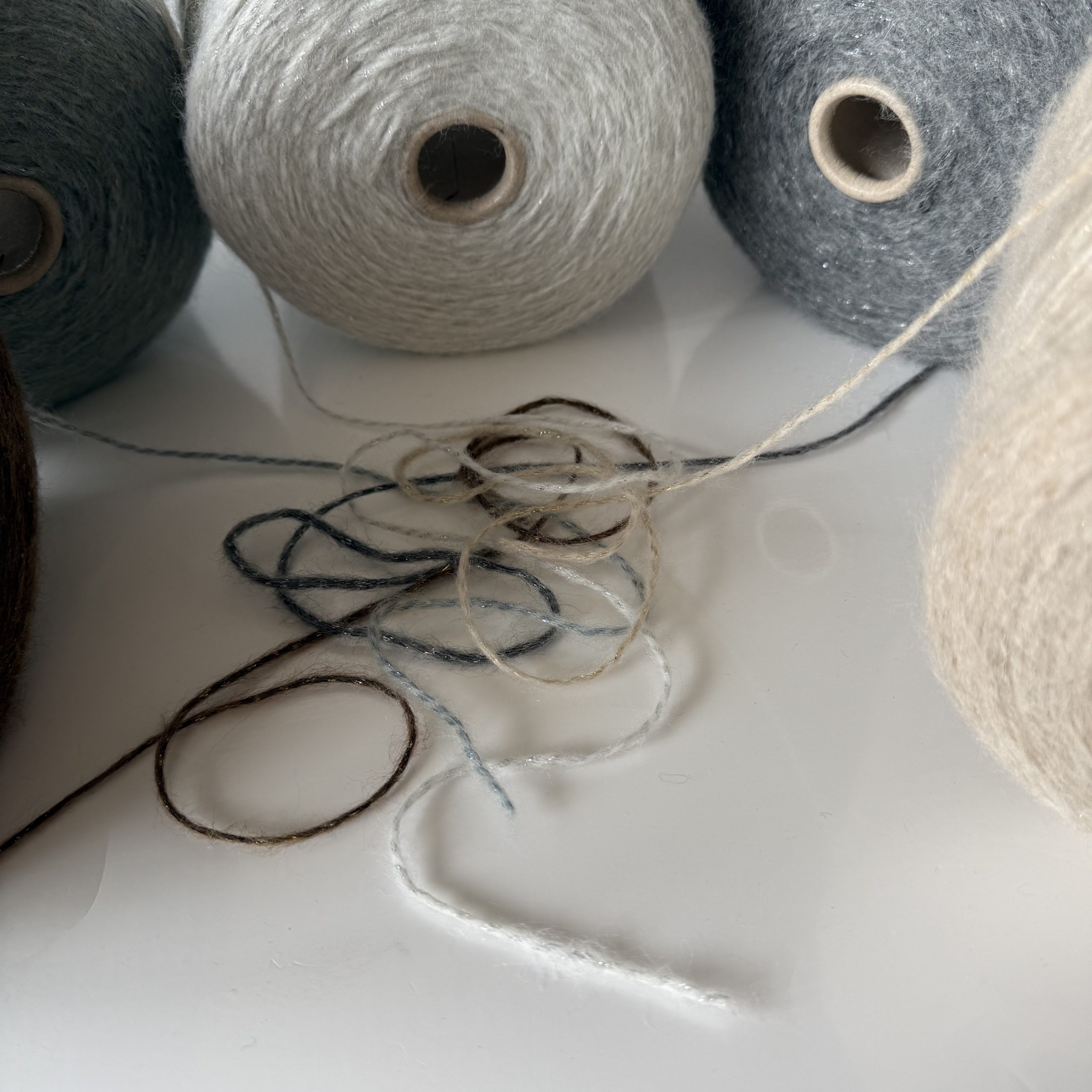 Merino vilnos mezgimo siūlai su baby alpakos vilna, poliamidu, akrilanu ir liureksu - Image 7