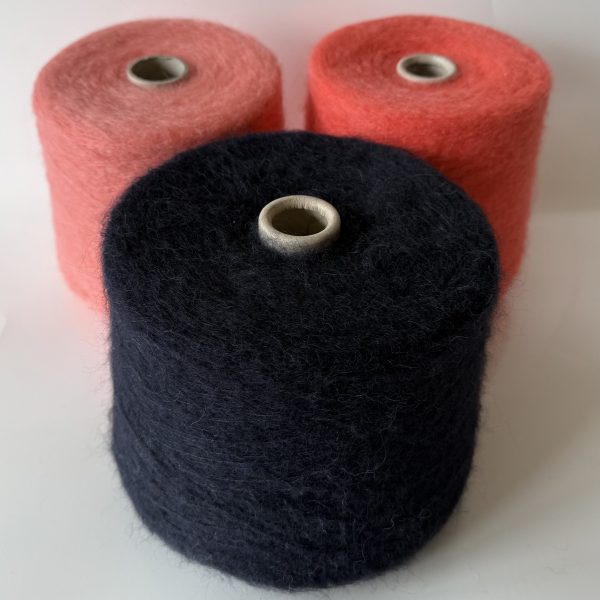 Kid moheros mezgimo siūlai su baby alpakos vilna ir poliamidu