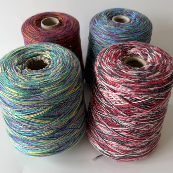 Merino vilnos mezgimo siūlai su poliamidu (kojinių siūlai)