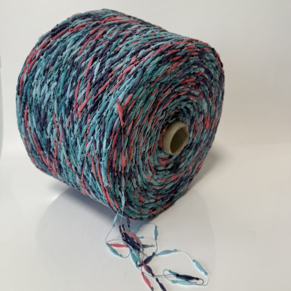 Poliamido faktūriniai mezgimo siūlai