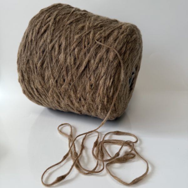 Faktūriniai merino vilnos mezgimo siūlai su poliamidu