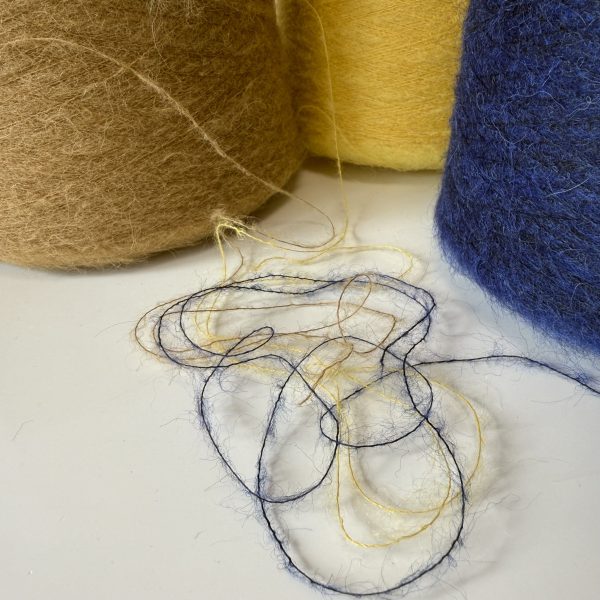 Kid moheros mezgimo siūlai su baby alpakos vilna ir poliamidu