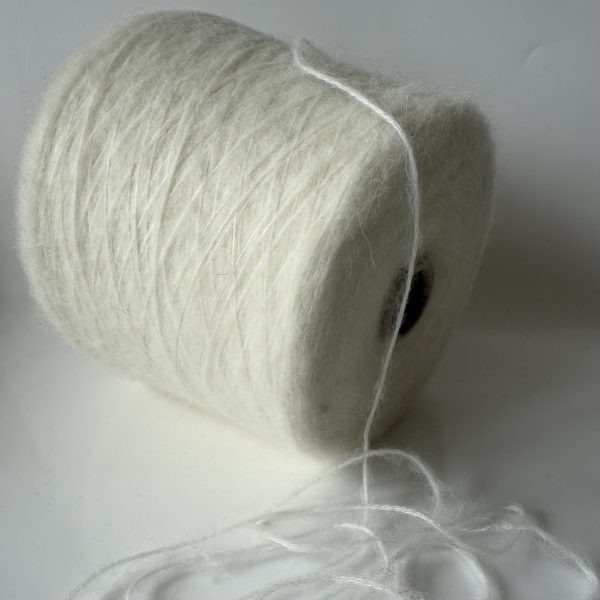 Merino vilnos mezgimo siūlai su alpakos vilna ir poliamidu