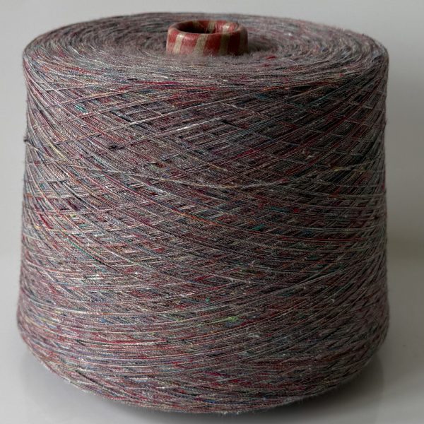 Melanžiniai medvilnės mezgimo siūlai su perdirbtu poliesteriu