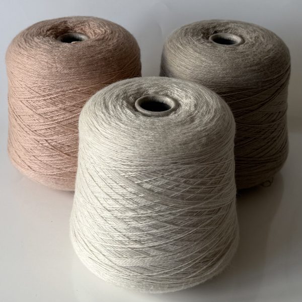 Merino vilnos mezgimo siūlai su alpakos vilna ir poliamidu