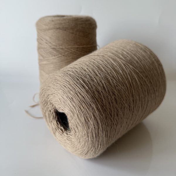 Baby alpakos vilnos (100%) mezgimo siūlai