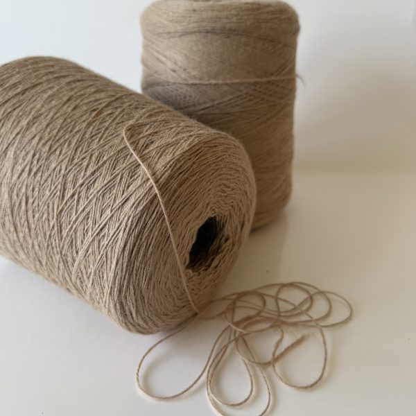 Baby alpakos vilnos (100%) mezgimo siūlai