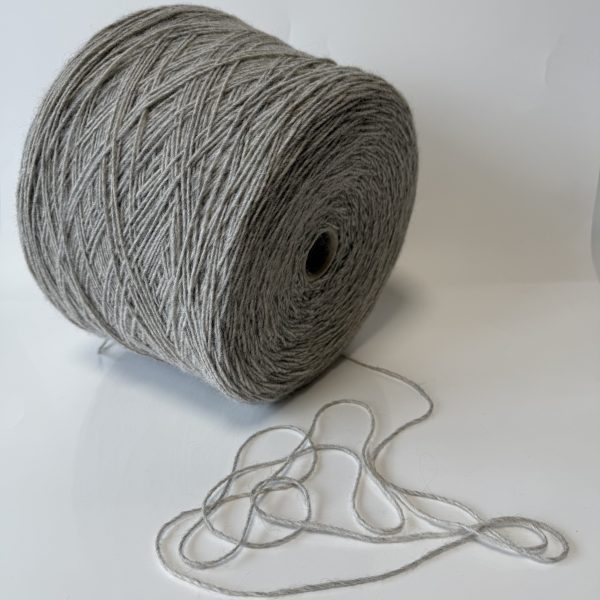 Pusvilnės mezgimo siūlai su merino ir alpakos vilna