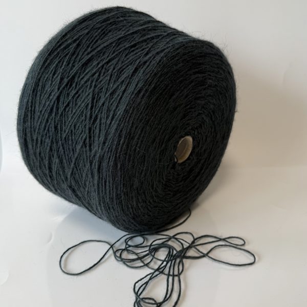 Pusvilnės mezgimo siūlai su alpakos vilna, akrilanu