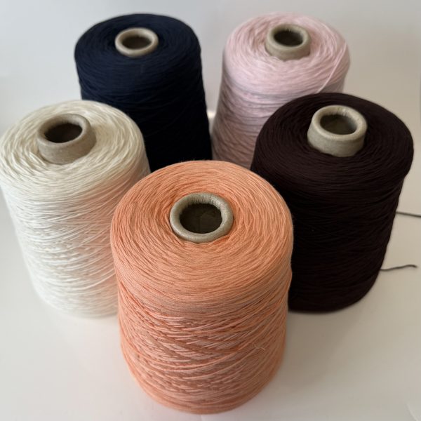 Medvilnės mezgimo siūlai su poliamidu