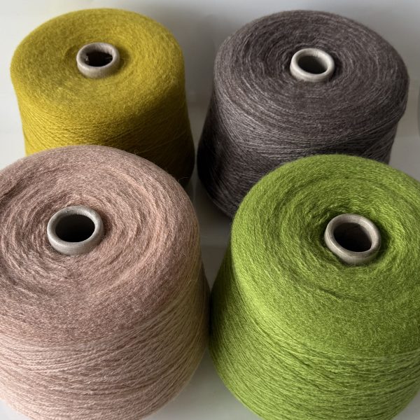 Superfine alpakos vilnos mezgimo siūlai su vilna ir akrilanu