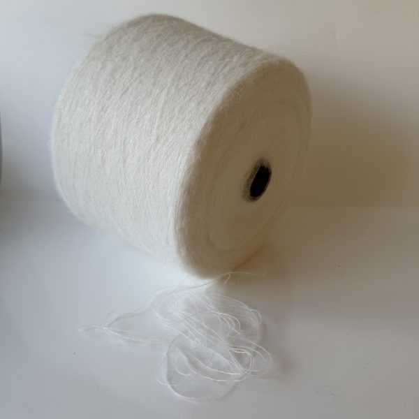 Alpakos vilnos mezgimo siūlai su poliamidu