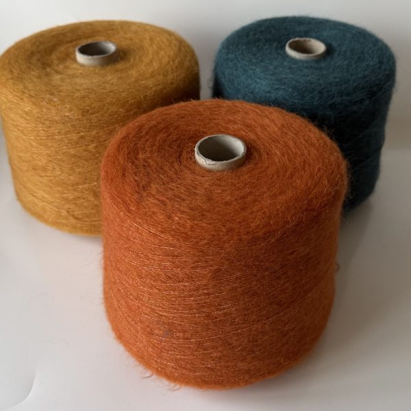 Baby alpakos vilnos mezgimo siūlai su merino vilna ir poliamidu