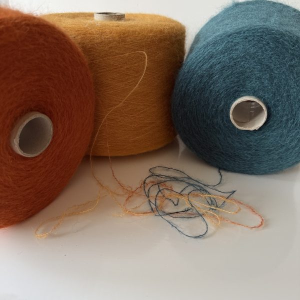 Baby alpakos vilnos mezgimo siūlai su merino vilna ir poliamidu