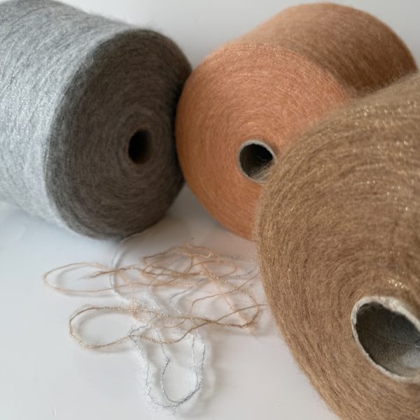 Merino vilnos mezgimo siūlai su akrilanu, poliamidu, liureksu ir elastanu