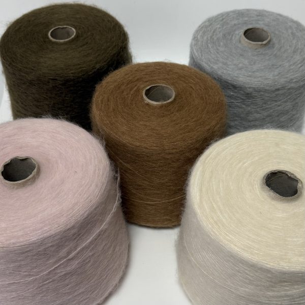 Merino vilnos mezgimo siūlai su poliakrilu, poliamidu ir elastanu