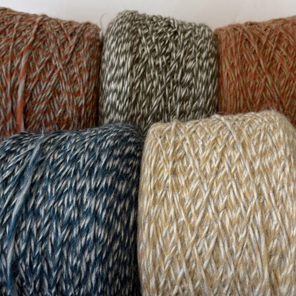 Melanžiniai merino ir alpakos vilnos mezgimo siūlai su viskoze ir akrilanu