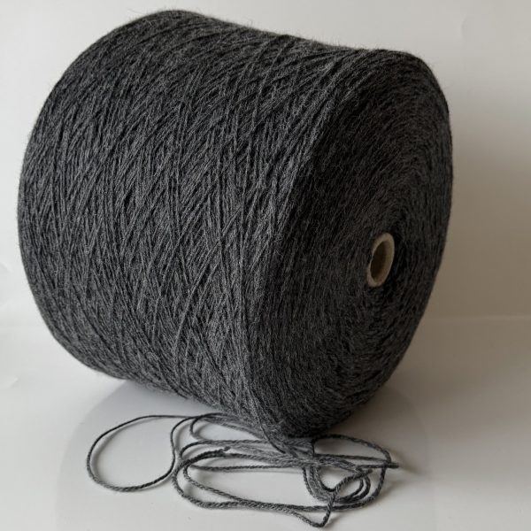 Itališkos vilnos (100%) mezgimo siūlai