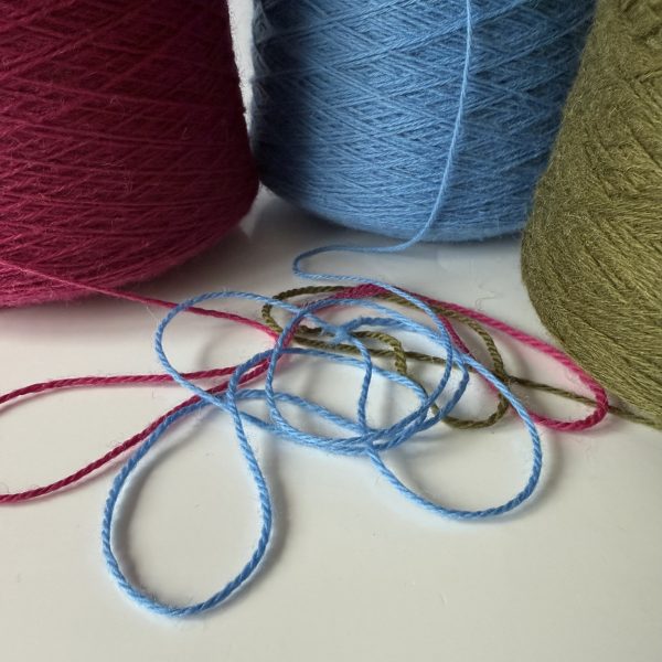 Itališkos vilnos (100%) mezgimo siūlai