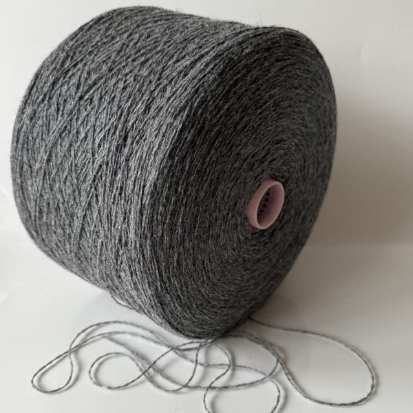 Itališkos vilnos (100%) mezgimo siūlai