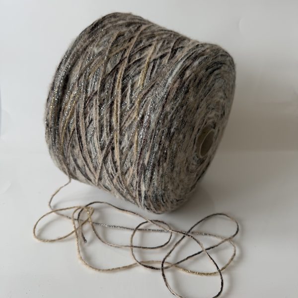 Vilnos melanžiniai mezgimo siūlai su poliamidu, blizgiu poliesteriu ir akrilanu