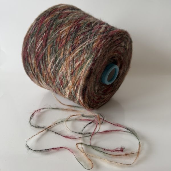 Vilnos melanžiniai mezgimo siūlai su poliamidu ir akrilanu