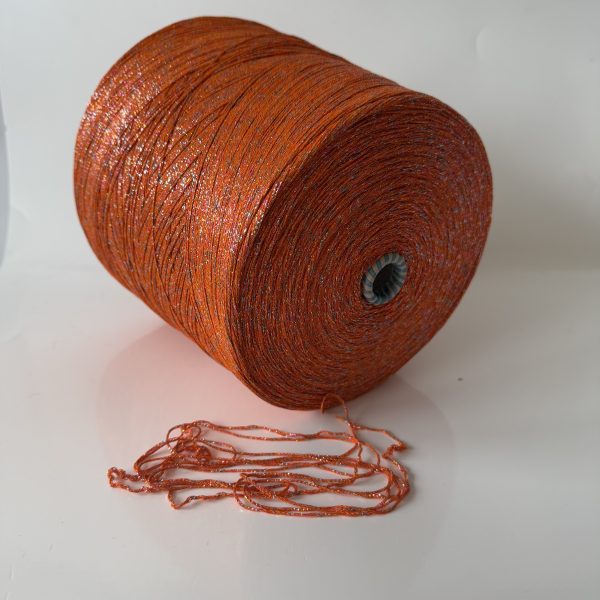 Viskozės mezgimo siūlai su blizgiu metalizuotu poliesteriu ir poliamidu