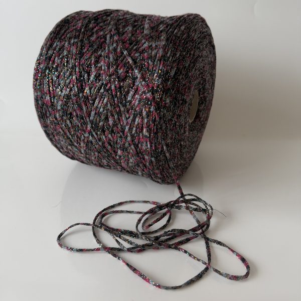 Viskozės mezgimo siūlai su blizgiu poliesteriu