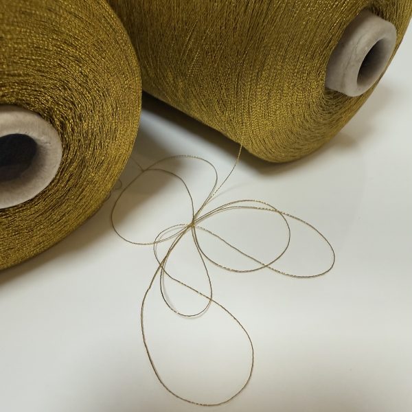 Viskozės mezgimo siūlai su poliamidu