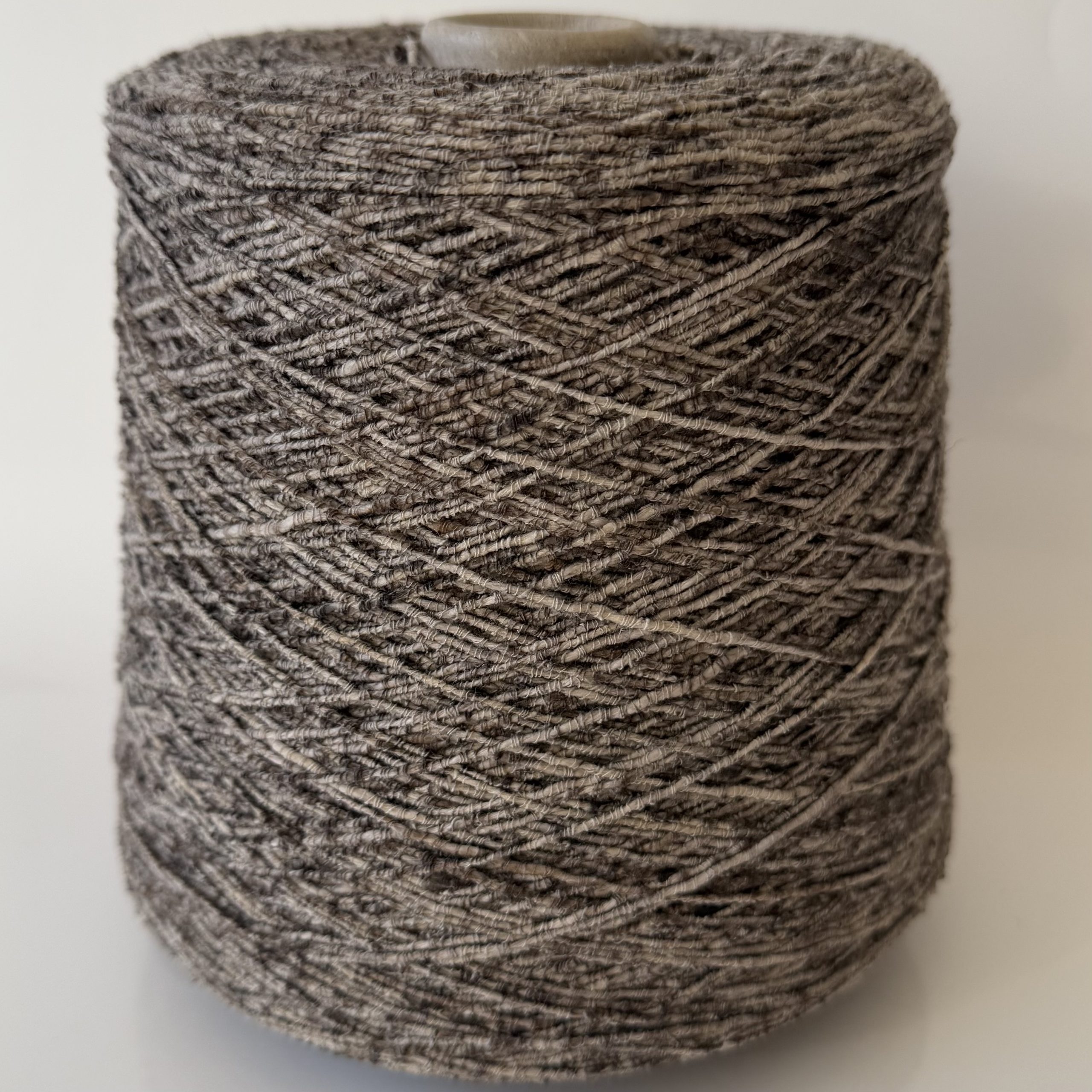 Medvilnės mezgimo siūlai su linu ir šilku