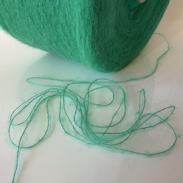 Kid moheros (soft) mezgimo siūlai su poliamidu ir akrilanu