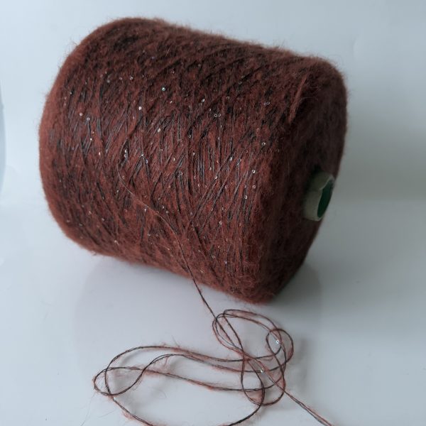 Moheros mezgimo siūlai su akrilanu, poliamidu ir poliesteriu su žvyneliais