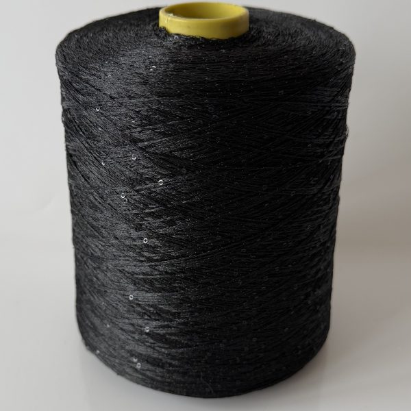 Poliesterio mezgimo siūlai su žvyneliais