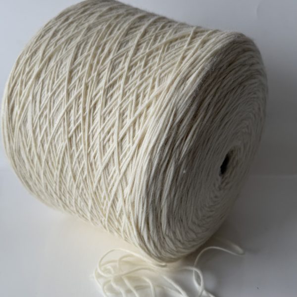 Itališkos vilnos (100%) mezgimo siūlai