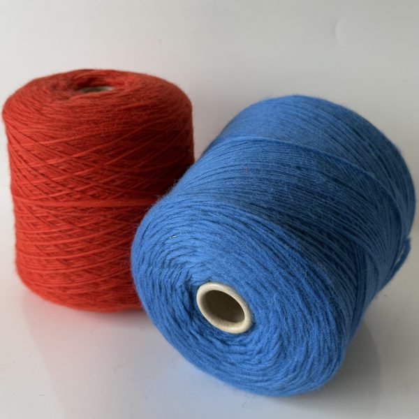 Itališkos vilnos (100%) mezgimo siūlai