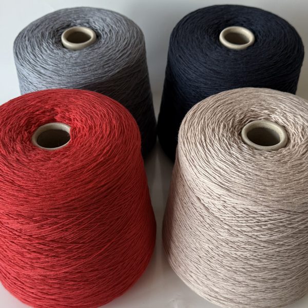 Merino vilnos mezgimo siūlai su medvilne