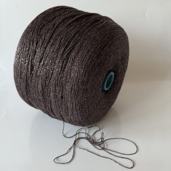 Viskozės mezgimo siūlai su blizgiu poliesteriu