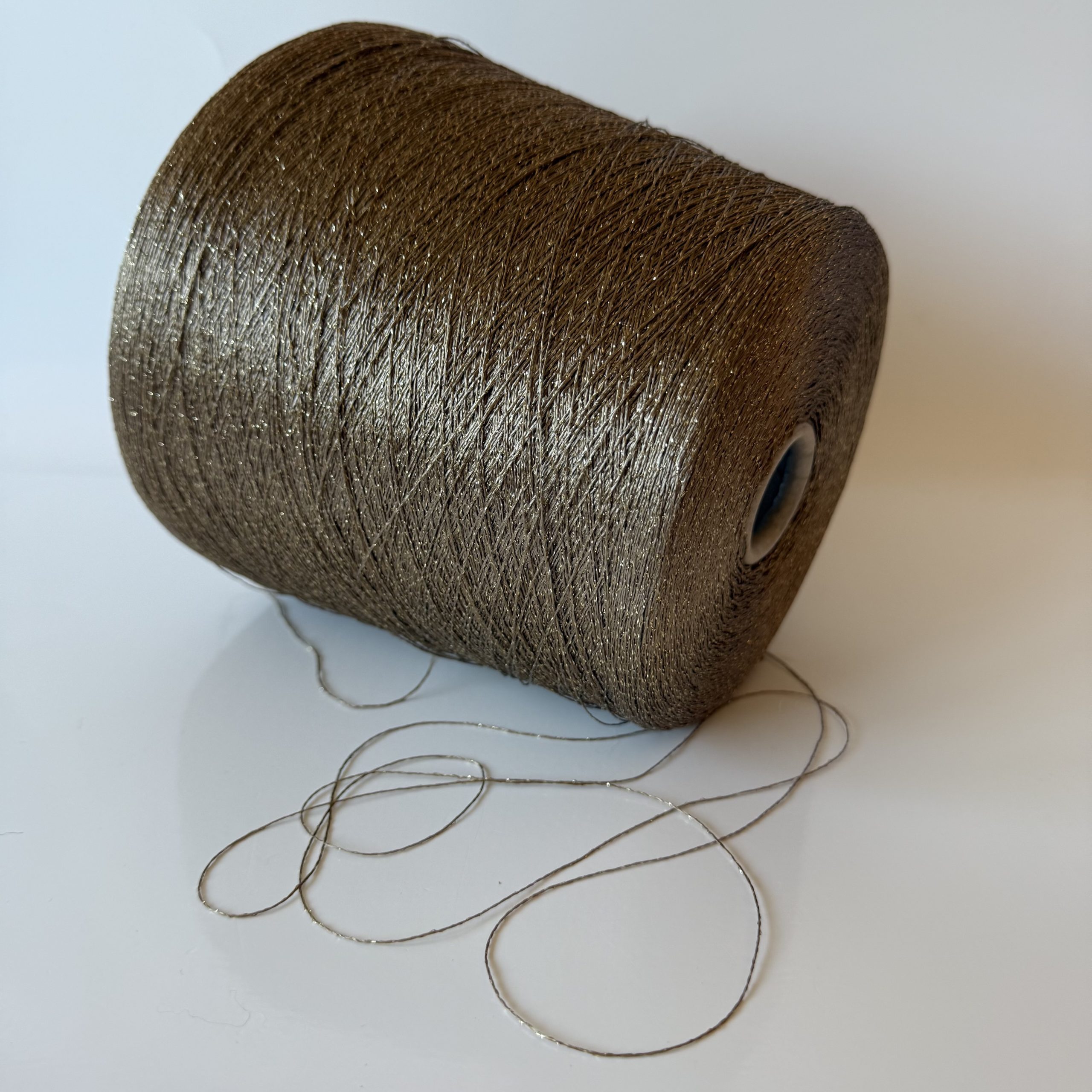 Viskozės mezgimo siūlai su blizgiu poliesteriu - Image 2
