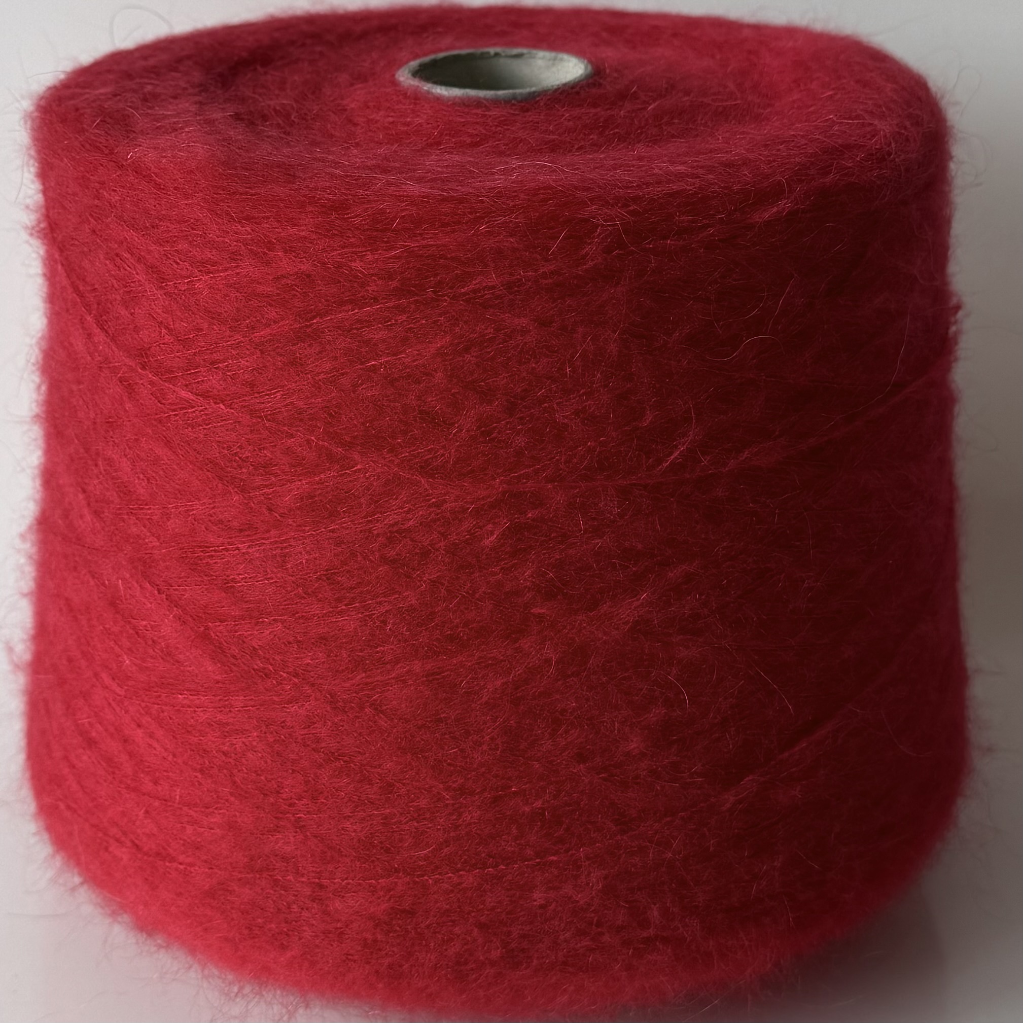 Moheros mezgimo siūlai su poliamidu ir akrilanu