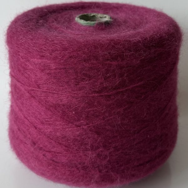 Moheros mezgimo siūlai su poliamidu ir akrilanu