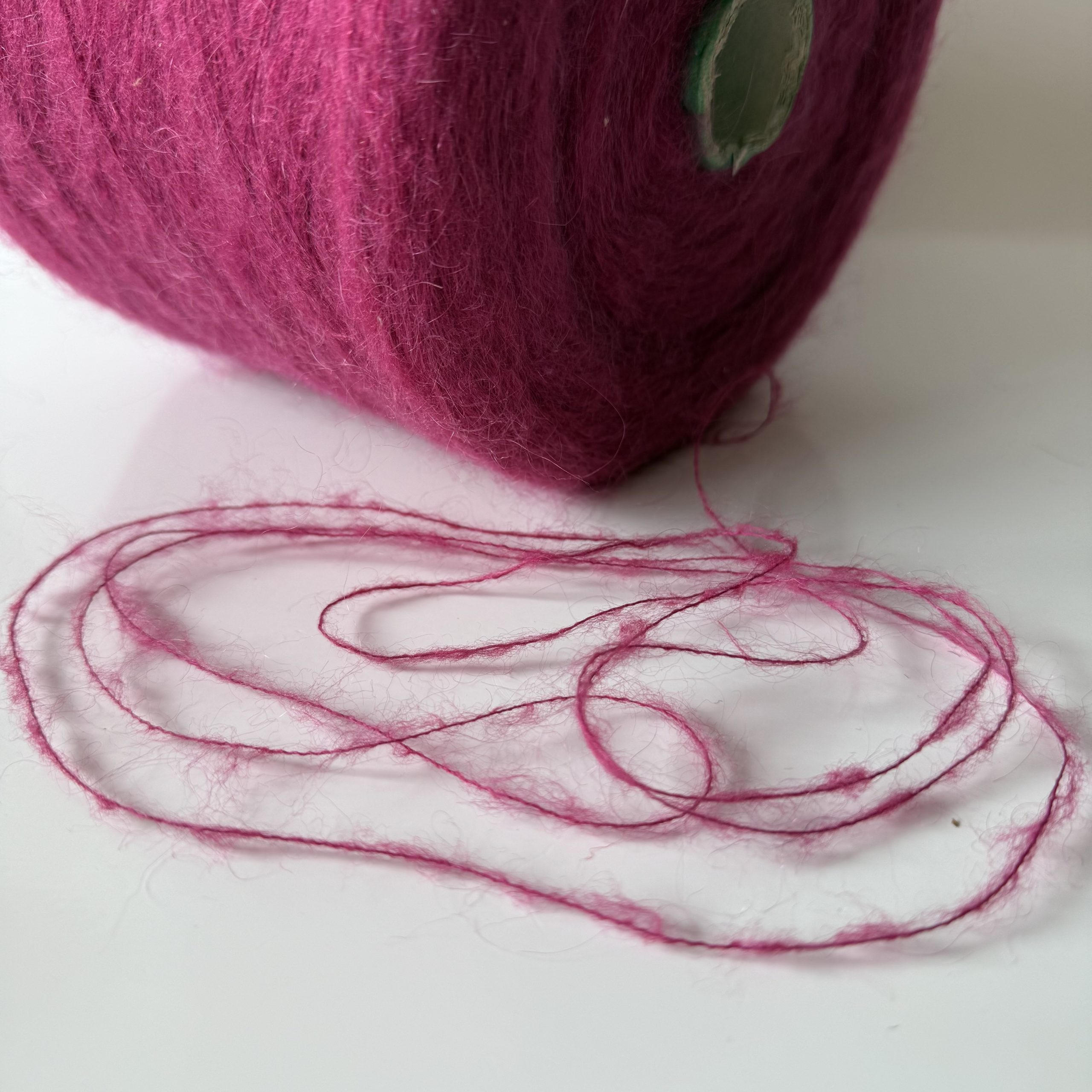 Moheros mezgimo siūlai su poliamidu ir akrilanu - Image 3